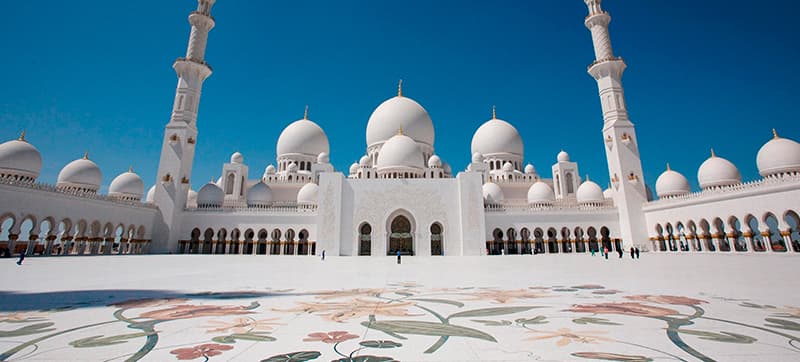 Car Hire in Abu Dhabi