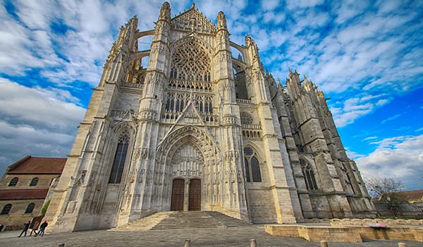 Por que Alugar um Carro em Beauvais?