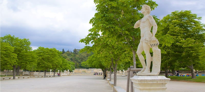 Pourquoi Louer une Voiture à Nîmes avec CarJet ? 