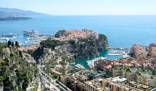 Perché Noleggiare un'Auto a Nizza?