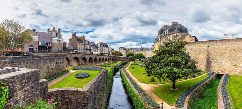 Cheap Car Hire in Vannes Airport