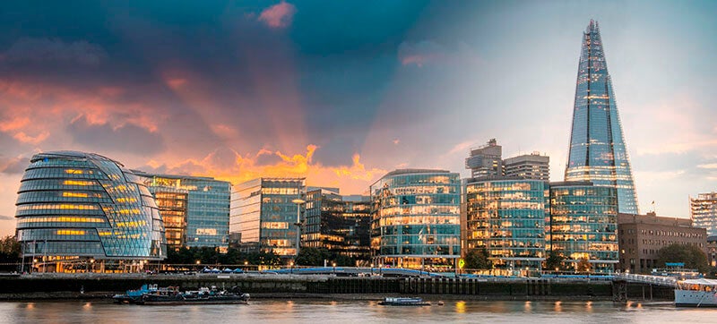 Noleggio Auto economico a Londra, Luton Aeroporto