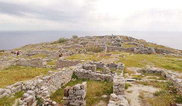 Santorini Fira'da Araba Kiralama