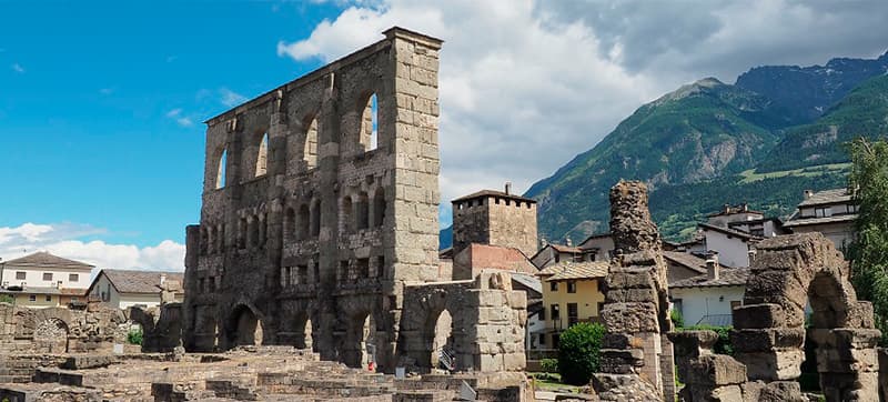 ¿Por qué Alquilar un Coche en Aosta?