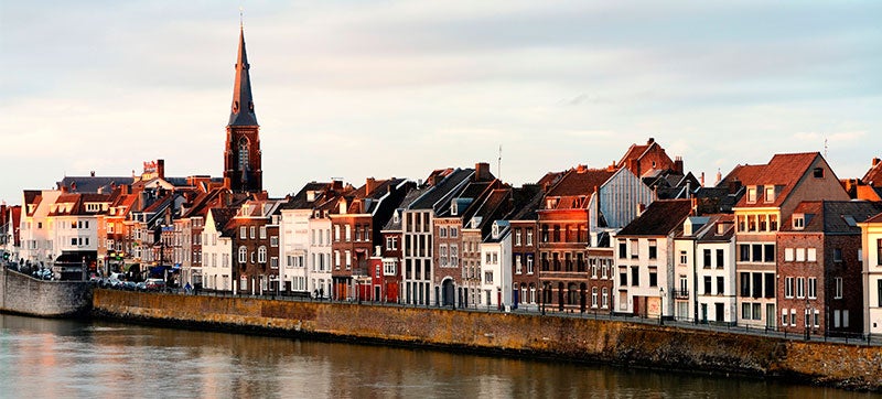 Pourquoi Louer une Voiture à Maastricht  ?